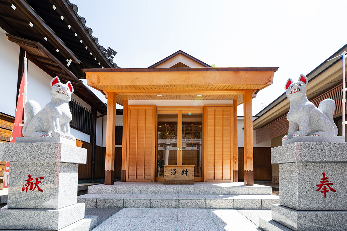 境内の庭園
